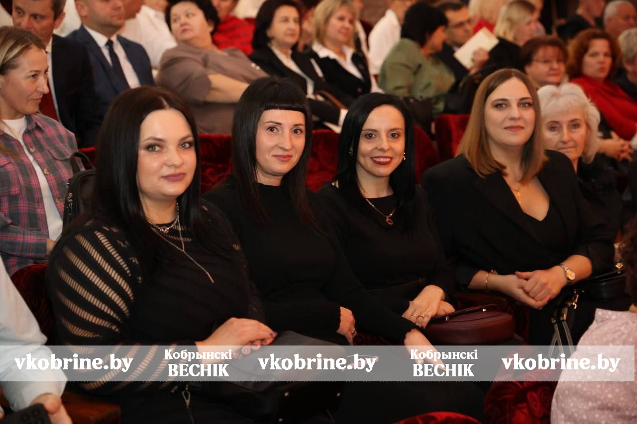 photo 2025 11 28 22 04 23 7 2