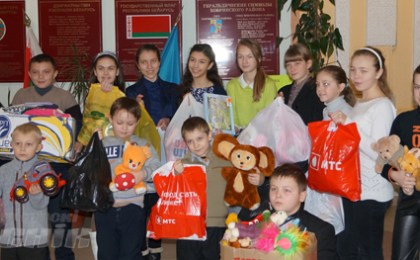 Учащиеся Остромичской средней школы активно участвуют в благотворительном марафоне «Спеши делать добро людям»