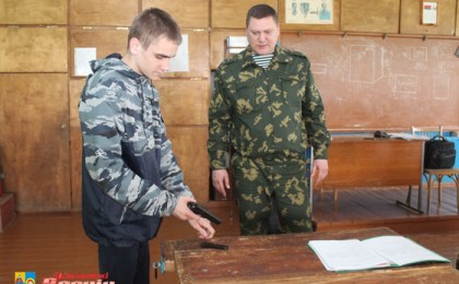 Учащиеся 10 класса Дивинской средней школы посещают факультатив «Юные друзья пограничников»