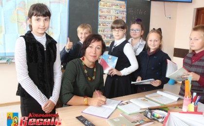 Творческий подход Светланы Алексеевны Василюк увлекает учеников гимназии города Кобрина