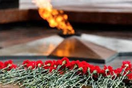 Подписан окончательный Акт о безоговорочной капитуляции Германии, а 9 мая объявлено Днем Победы