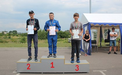 Областные соревнования по фигурному вождению карта и мотоцикла прошли в Кобрине