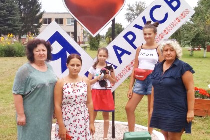 Остановка «Букварь» и палитра клумб