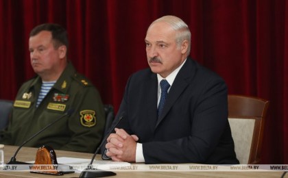 Лукашенко: в новой Конституции надо прописать, что Президентом можно стать только после службы в армии