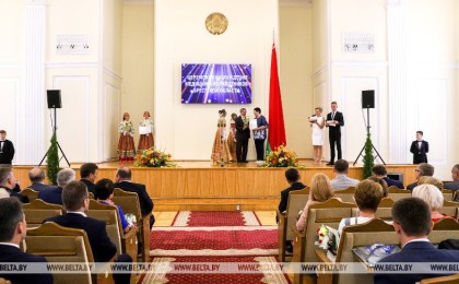 Заведующая кардиологическим отделением Кобринской ЦРБ Ольга Радовская отмечена наградой за борьбу с пандемией