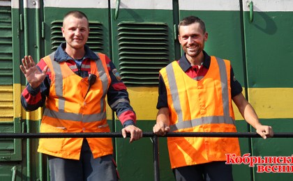 Под стук колёс и гудок паровоза