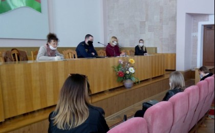 В Кобрине обсудили вопросы семейного насилия