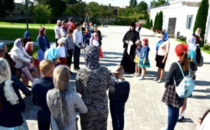 Спасский монастырь Кобрина принял участие в благотворительной акции «Приложи сердце твое к учению»