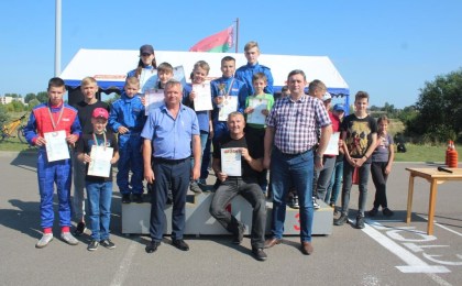 В Кобрине 12 сентября прошли областные соревнования по фигурному вождению карта
