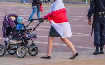 На митингах дети могут пострадать физически и психологически. Об этом должен помнить каждый родитель