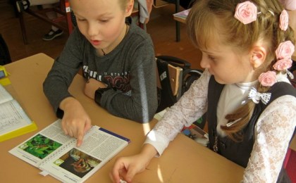 О диких орхидеях в лесах Кобринщины и о грибах, похожих на карандаши... Школьники повстречались с автором статей о Дивинском крае