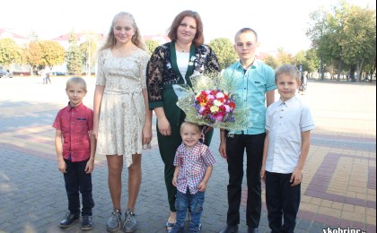 Работница ОАО «Батчи» Наталья Троцкая удостоена ордена Матери