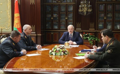 «Направляетесь на ответственные участки нашей страны» - Лукашенко назначил новых помощников по Брестской, Гродненской областям и Минску