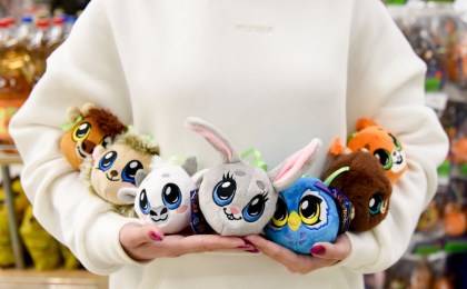 По следам «Бонстиков». «Евроопт» запустил коллекцию мягких елочных игрушек