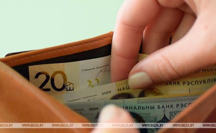 Лукашенко внес изменения в указ об оплате труда бюджетников