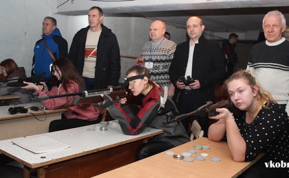 В Кобринско-Малоритской МРОС ДОСААФ прошла торжественная церемония награждения победителей соревнований по стрельбе из пневматической винтовки