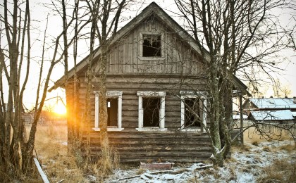 Лукашенко подписал указ об отчуждении пустующих домов на селе. Что изменяется и по какой цене их можно будет купить?