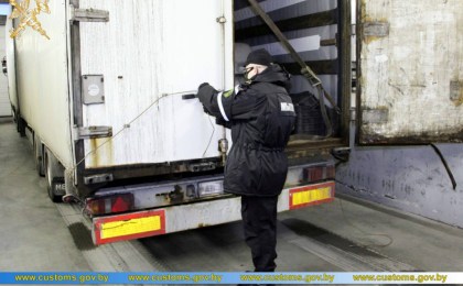 Брестские таможенники пресекли противоправную схему перемещения в Россию крупной партии сыра и мясной продукции