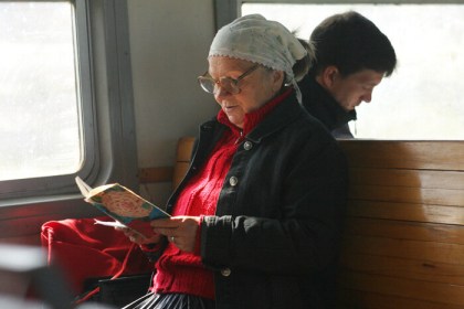 Пенсионеры с 1 мая смогут ездить на электричках за полцены