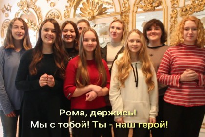 Кобринщина поддерживает 12-летнего Рому из Мядельского района, который спас на пожаре своего маленького брата