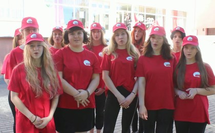 Молодёжь поздравляет с профессиональным праздником медиков Кобринщины