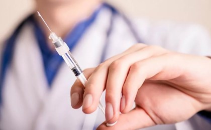 Медики говорят о необходимости вакцинации от COVID-19. К их совету прислушались уже более 10 тыс. кобринчан