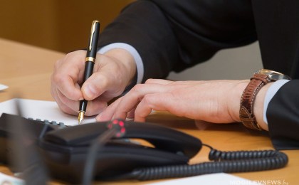 «Прямая телефонная линия» и выездной личный прием граждан состоятся в Кобринском районе. Где и когда?