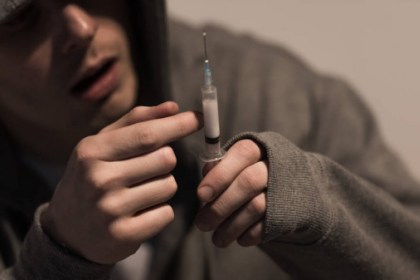 Как определить, что человек употребляет наркотики?