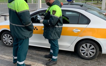 Такси на контроле Транспортной инспекции