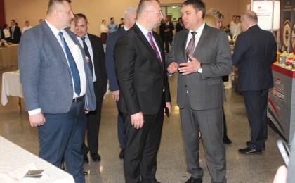 По труду и честь: в Кобринском Дворце культуры наградили лучших представителей животноводческой отрасли Брестской области