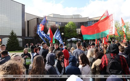 «Здесь уровень лицемерия зашкаливает». Неравнодушные белорусы собрались на акцию у посольства Украины