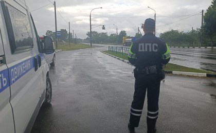 «Цени жизнь свою и чужую –не выезжай за сплошную!»: сотрудники ОГАИ Кобринского РОВД провели профилактическое мероприятие