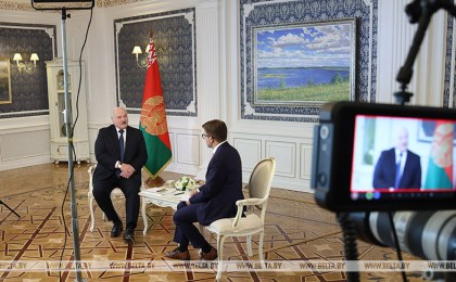 «Дальше пропасть с ядерной войной». Лукашенко в интервью AFP призвал к миру и сотрудничеству
