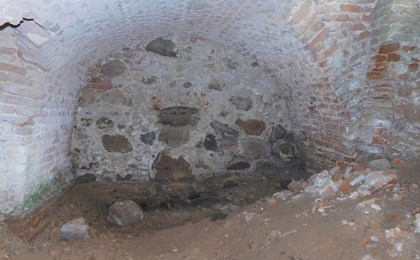 Костные останки 80-летней давности обнаружили в подвале храма в Кобринском районе