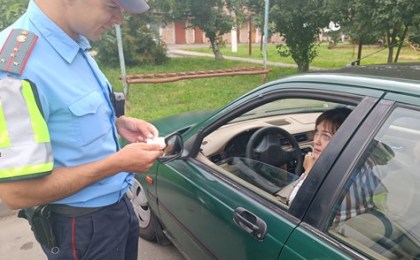 Сотрудники ОГАИ Кобринского РОВД провели профилактическую акцию «Пристегни самое дорогое!»