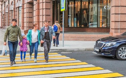 Госавтоинспекторы Кобринщины провели профилактическую акцию «Убедись в безопасности выхода на дорогу!»