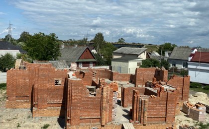 В Кобрине продолжается строительство храма Всемилостивого Спаса на территории Спасского монастыря