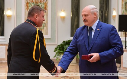 Лукашенко: мы выстояли и потому живем в мирной стране, но расслабляться пока рано