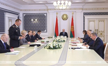 Лукашенко: в Беларуси всегда рады приветствовать тех, кто искренне желает стать гражданином страны