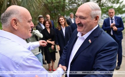 Лукашенко посетил исторические места северо-восточного побережья Черного моря и встретился с Асланом Бжания