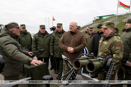 «Нежелательно, чтобы они воевали в Украине: все-таки свои люди». Лукашенко ознакомился с белорусскими беспилотниками