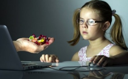 Подводные камни общения в Сети: как распознать педофила