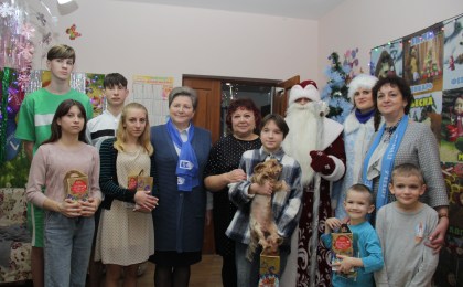 Новый год стучится в дверь