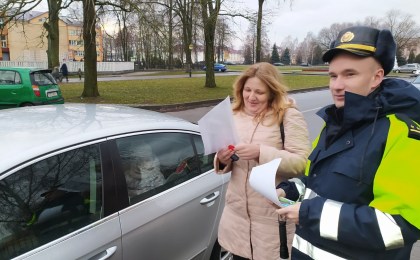 Кобринские госавтоинспекторы провели акцию «Пристегни ребенка!»