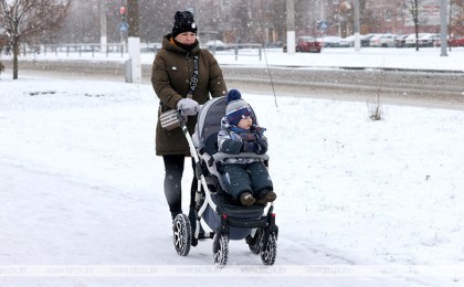 Пособия по уходу за ребенком в возрасте до трех лет увеличатся с 1 февраля