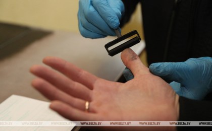 Зачем при выдаче ID-карты снимают отпечатки пальцев, рассказали в МВД