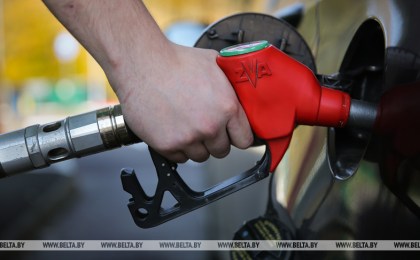 Почти полтонны окрашенного дизтоплива нашли у пенсионера в Кобринском районе