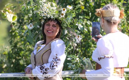 Мастер-классы, хороводы и поиски цветка счастья. Купальский вечер проведут в Беловежской пуще