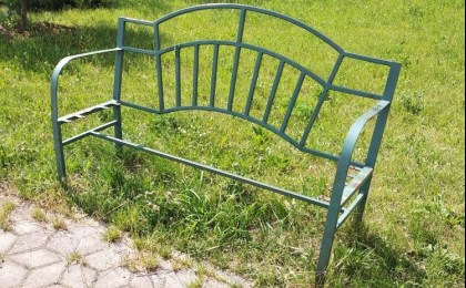 Скамейка есть. Но можно ли присесть?