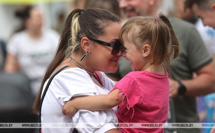 Размеры государственных пособий семьям, воспитывающим детей, увеличатся с 1 августа